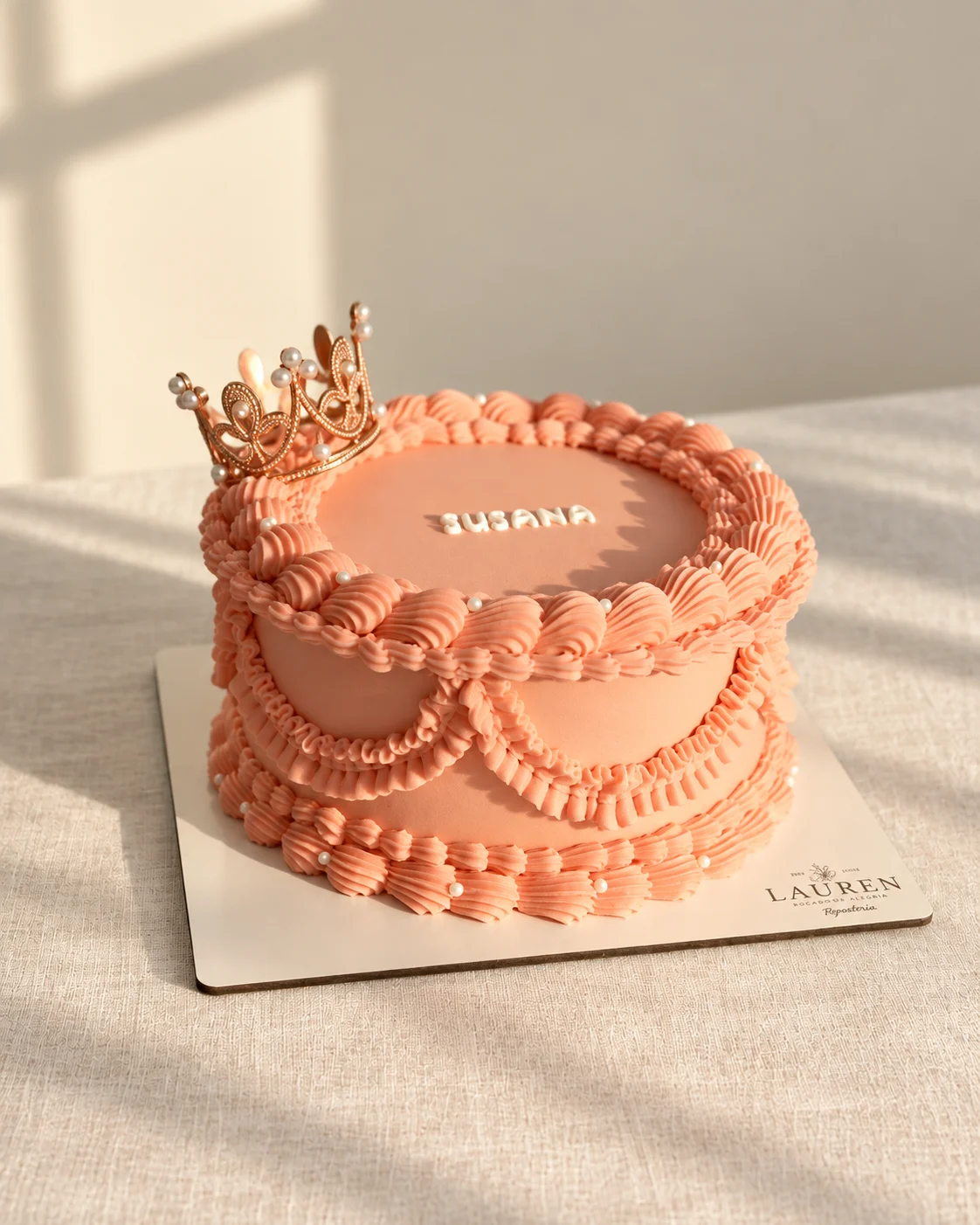 Torta vintage durazno con corona y nombre